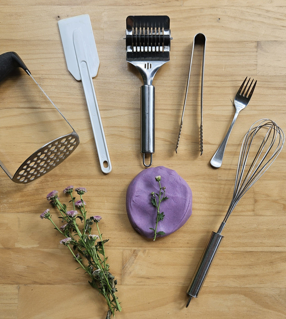 The Best Sensory Play tools (and what you can use from your kitchen!)
