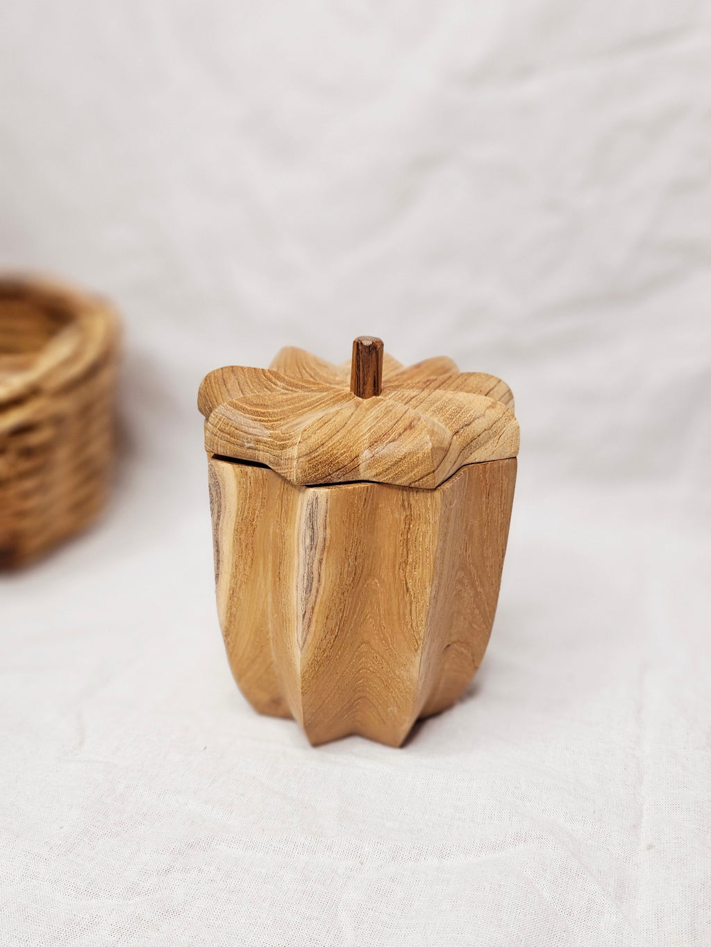 Nona Pot with Lid | Papoose Toys image 0
