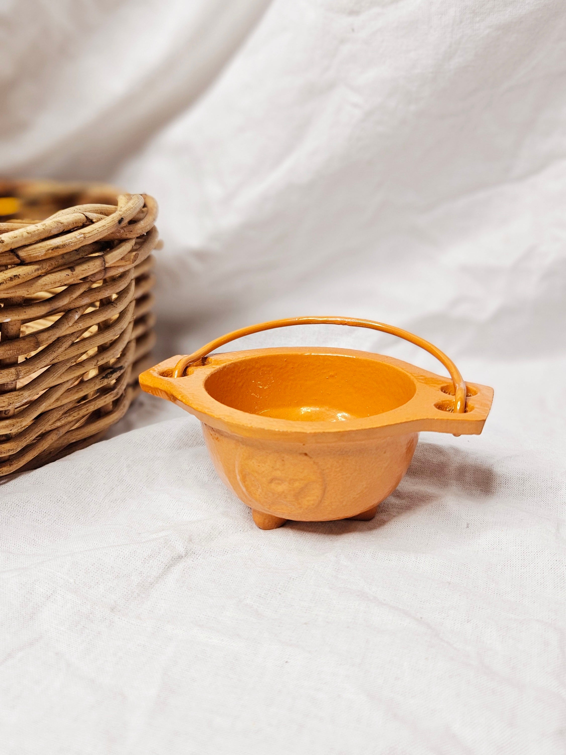 Cast Iron Cauldrons (small) image 6