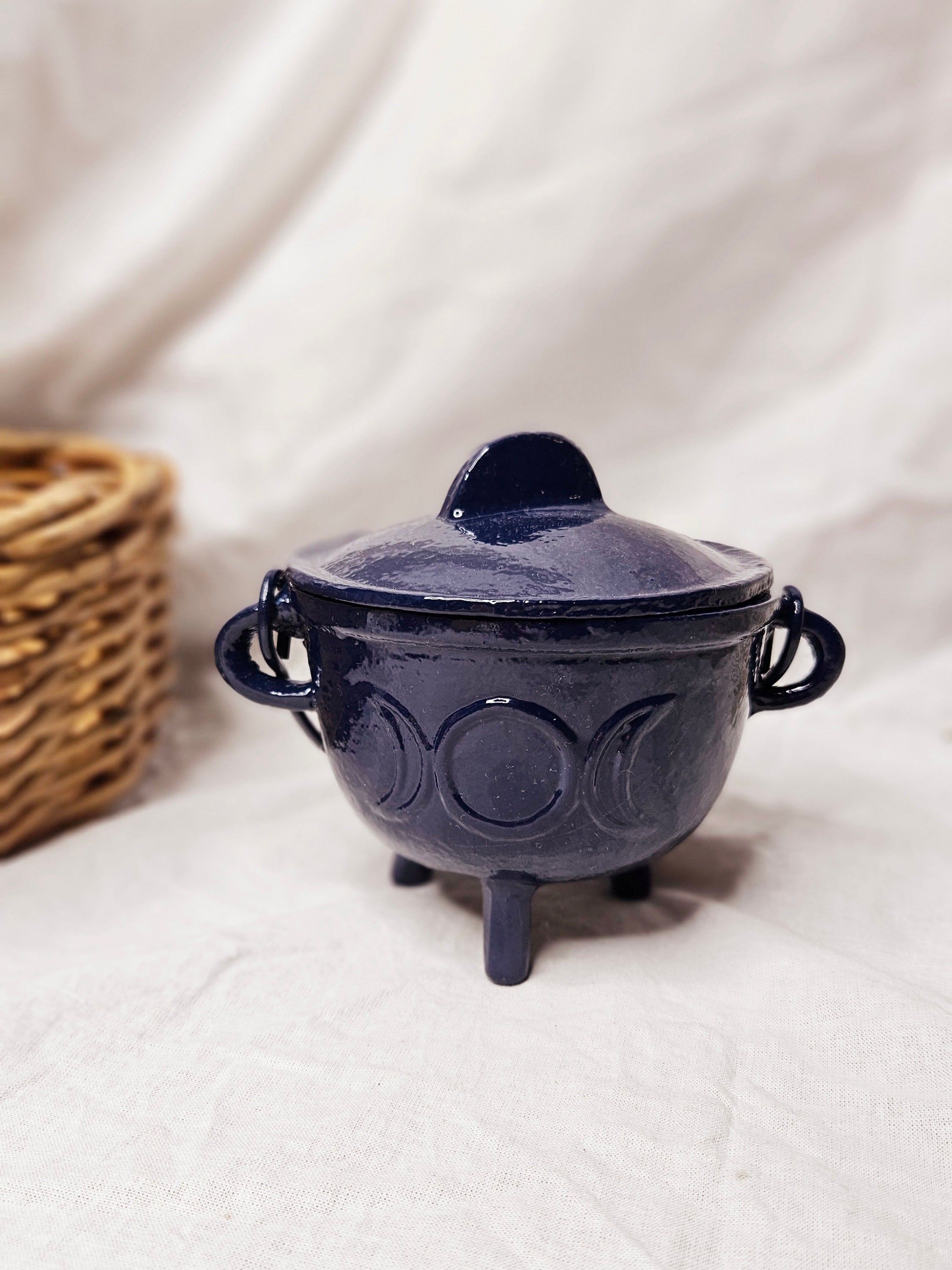 Cast Iron Cauldrons (large) image 3