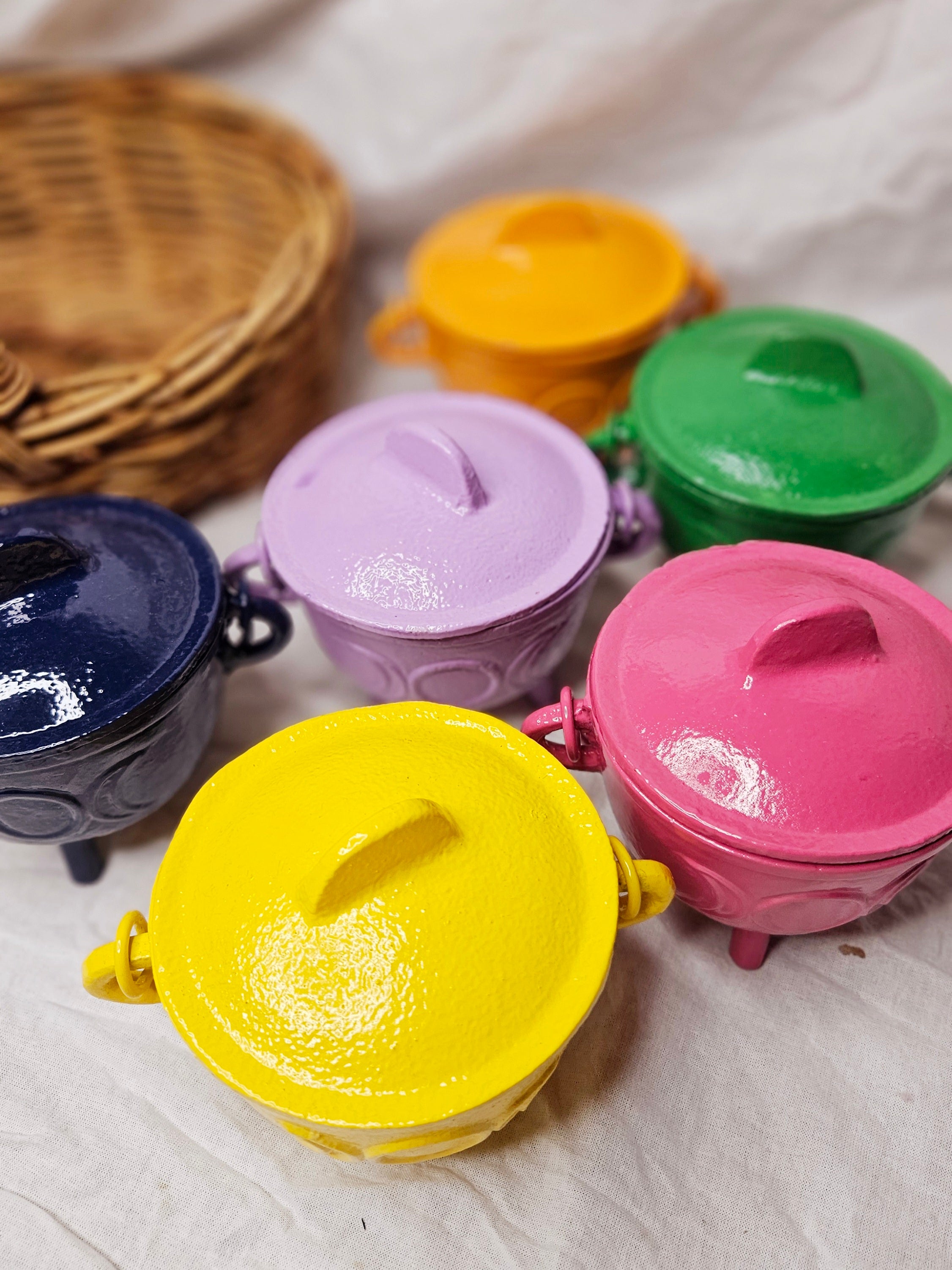 Cast Iron Cauldrons (large) image 1