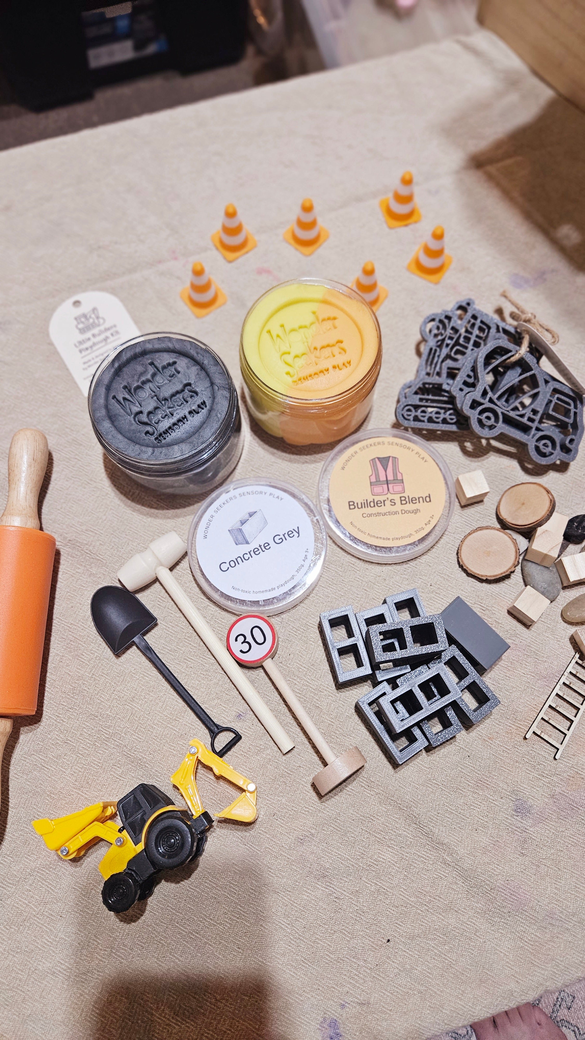 Deluxe Little Builder Playdough Kit image 1
