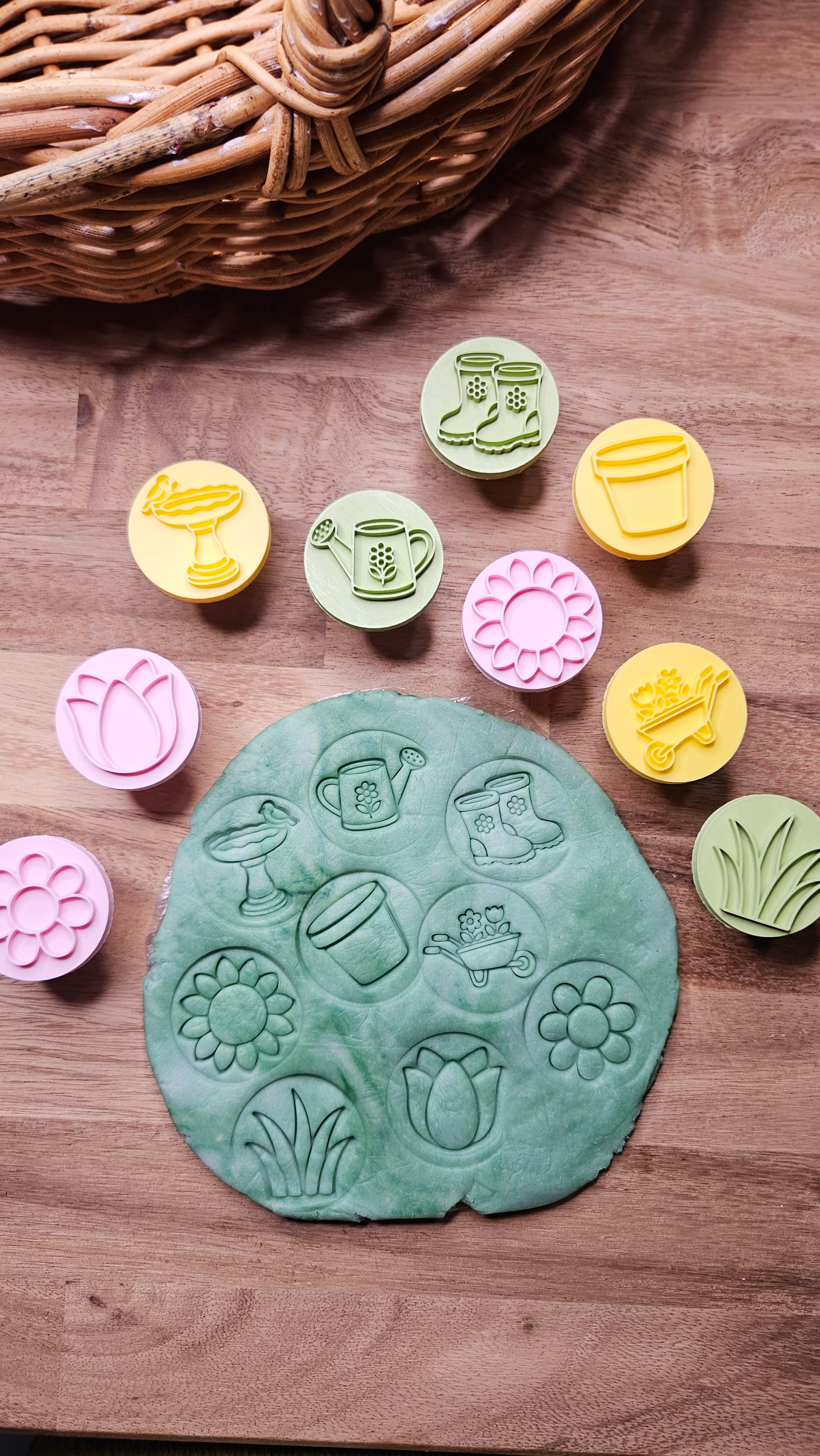 In the Garden Playdough Stampers – Set of 9