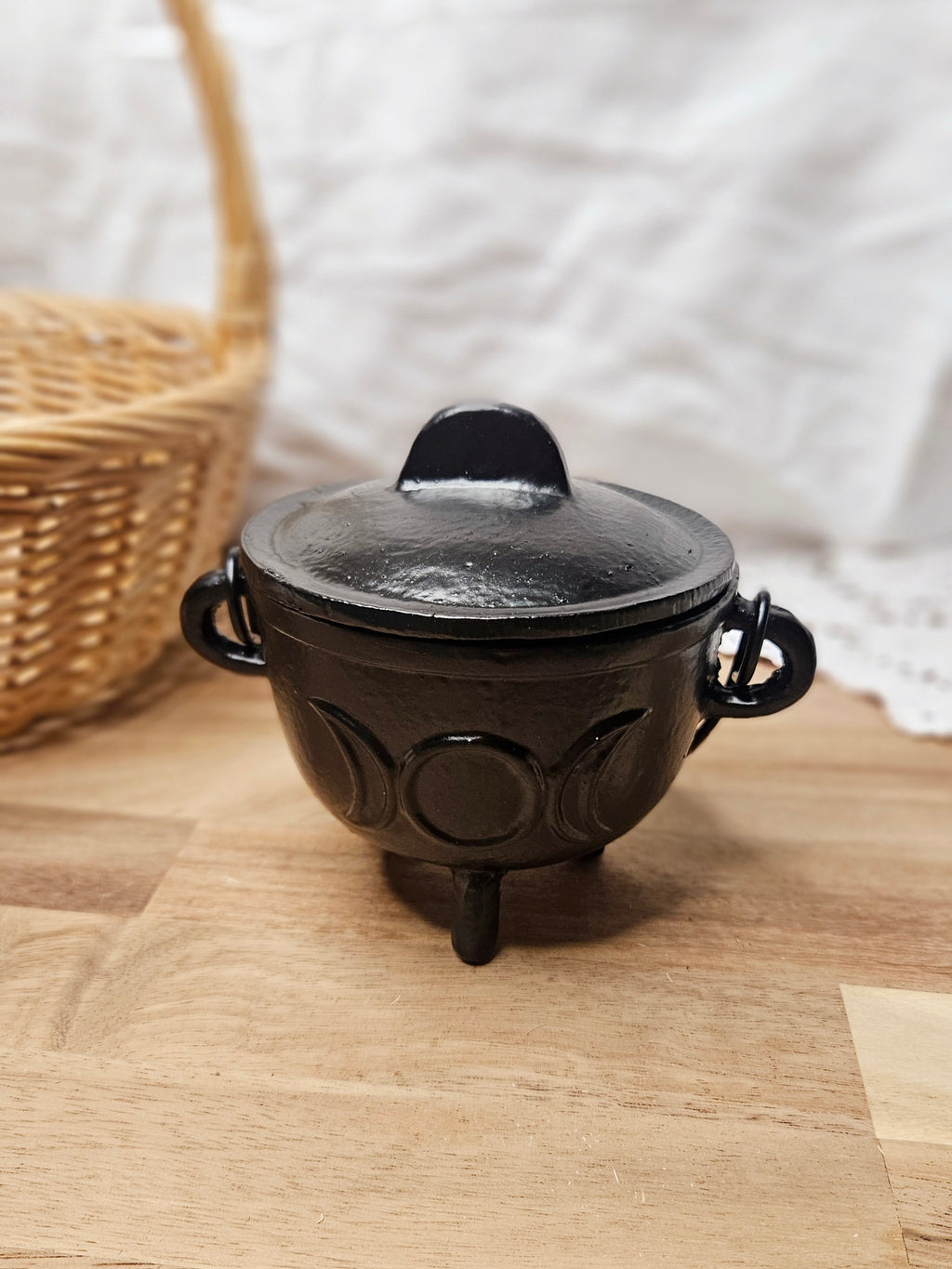 Cast Iron Cauldrons (large)