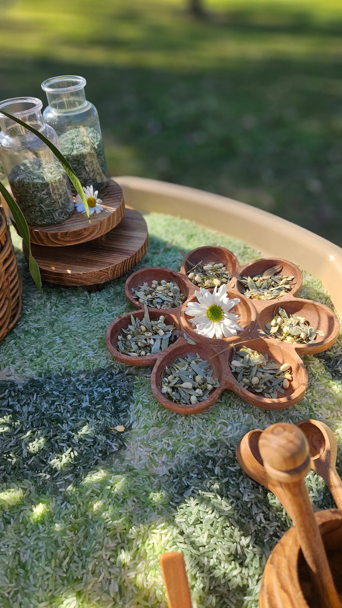 Daisy Bloom Tray | Evergreen Child