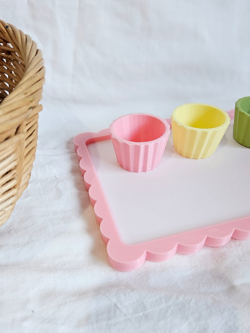Scalloped Bakery Tray