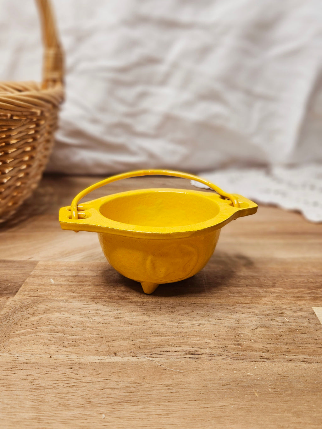 Cast Iron Cauldrons (small)