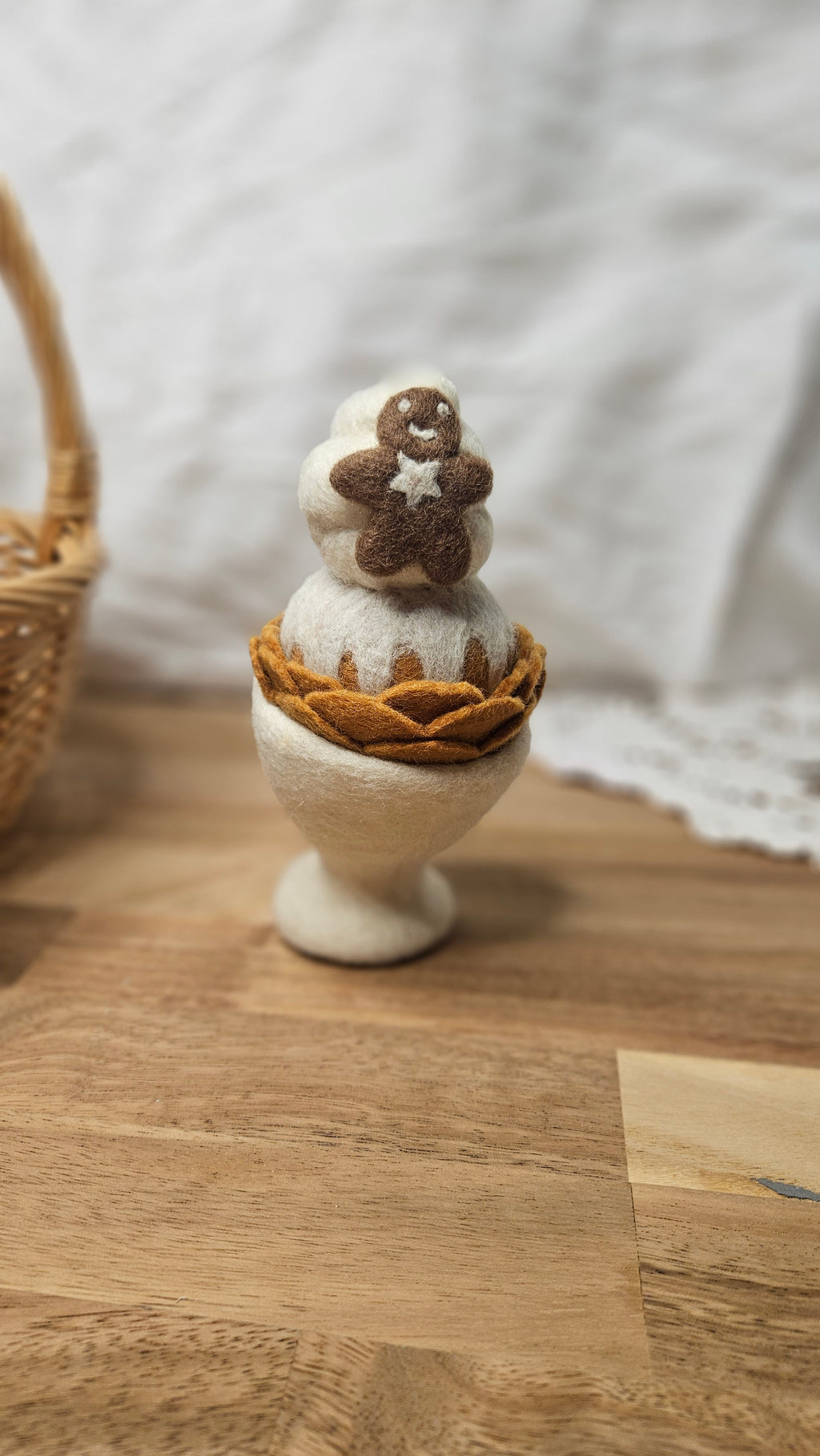 Gingerbread Sundae | JuniMoon