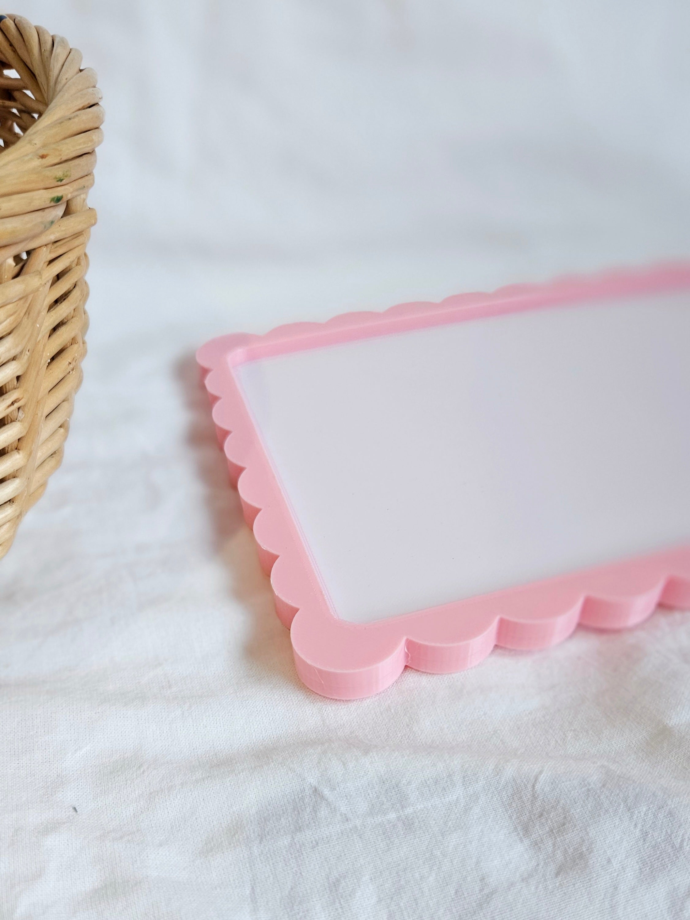 Scalloped Bakery Tray