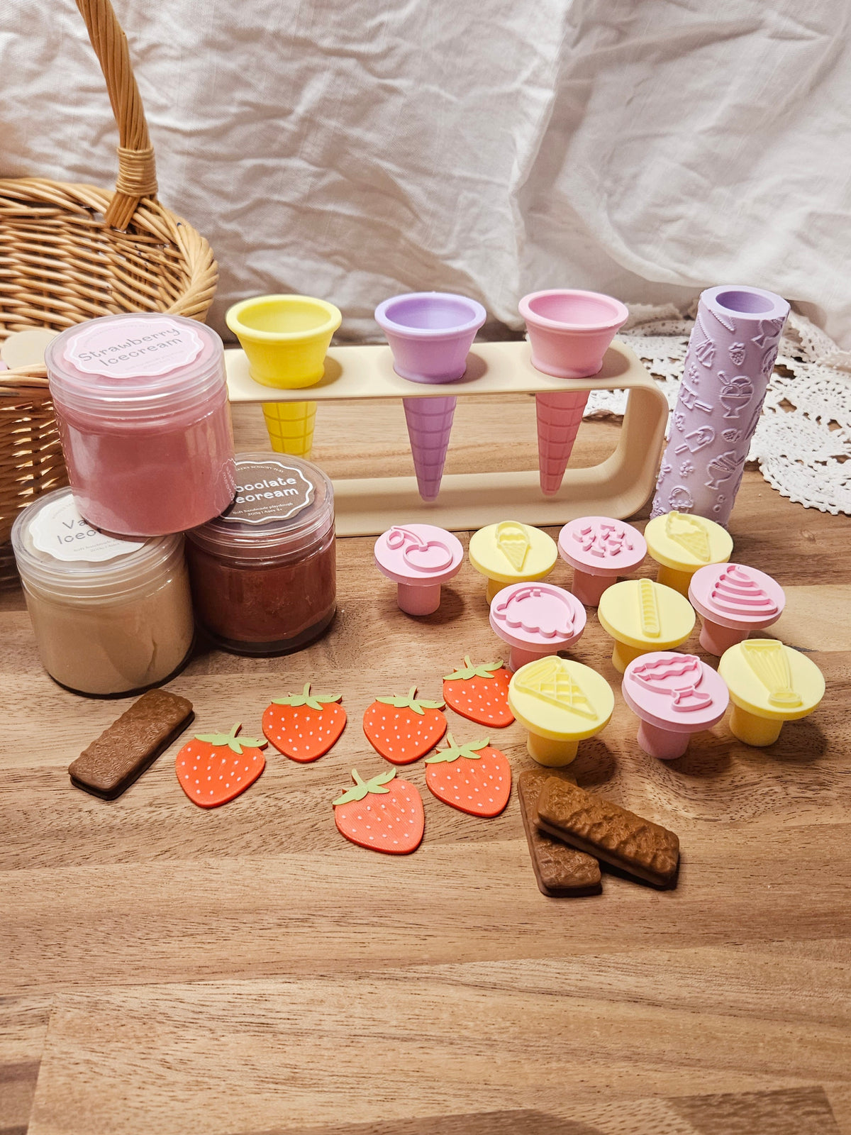 Deluxe ice cream shop playdough kit